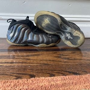 Nike Air Foamposite ONE METALLIC SILVER PEWTER BLACK GREY WHITE MISMATE Size 10